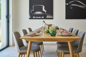 ROOF_AP02_Esstisch_dining table