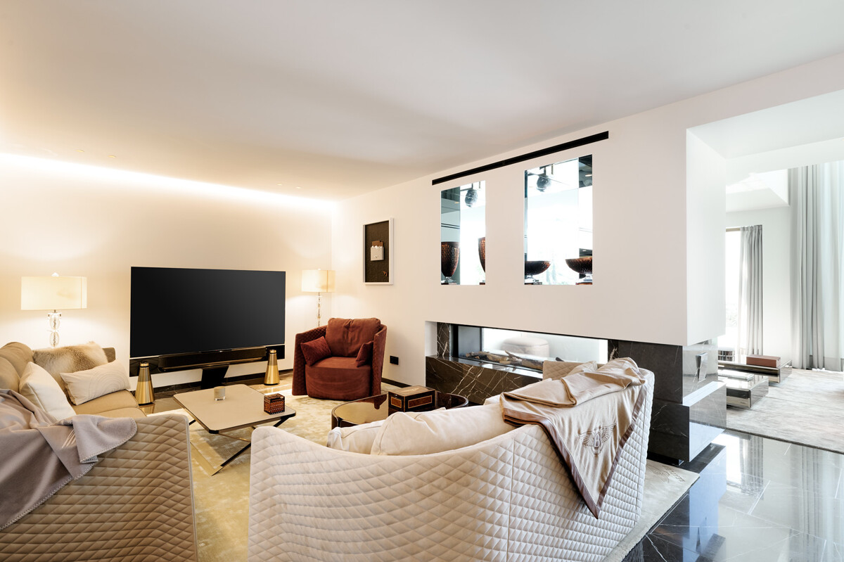 orada-9_2603_030_2048px