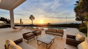 PISCINA Y TERRAZA