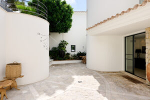 miro-15_2606_049_2048px