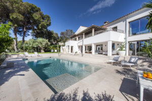Villa Pool