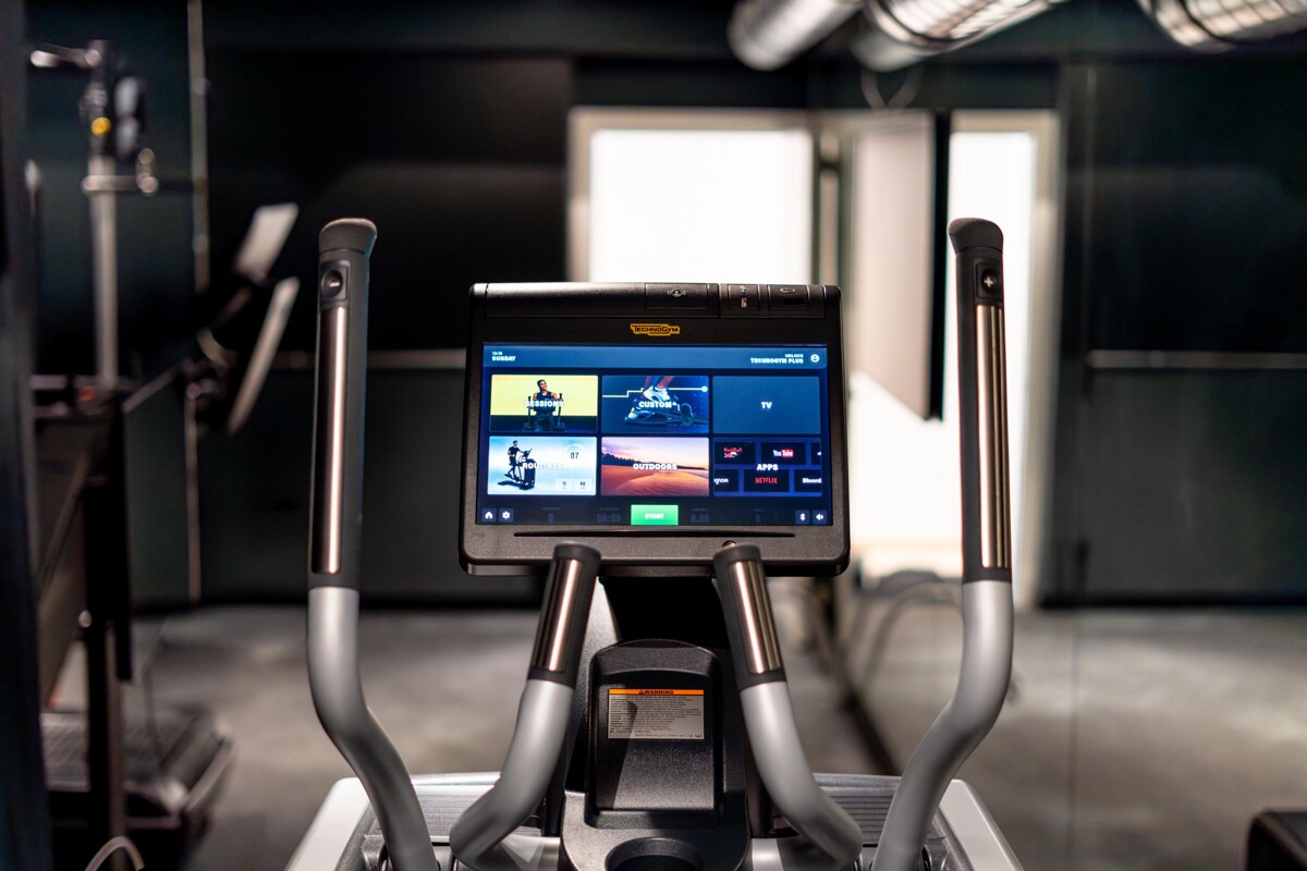 PHOTO-2025-09-27 Treadmill