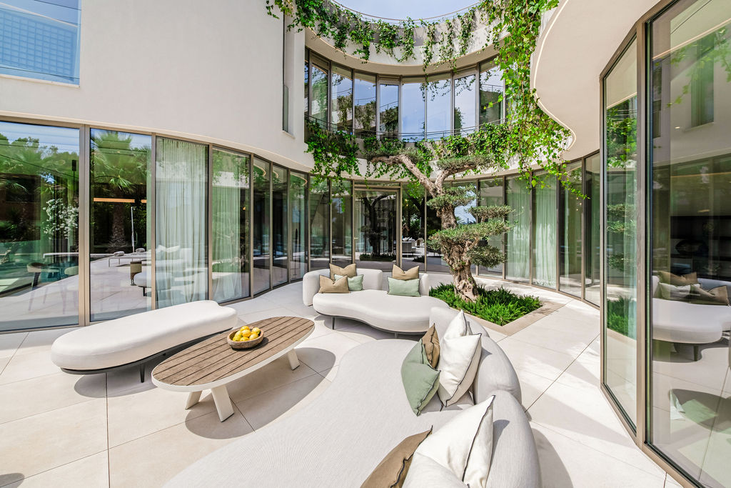 Designer-Luxusvilla in Bendinat – Immobilie des Monats Juni